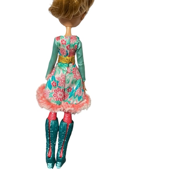 Mattel Ever After High Epic Winter Ashlynn Ella Doll - Picture 4 of 4